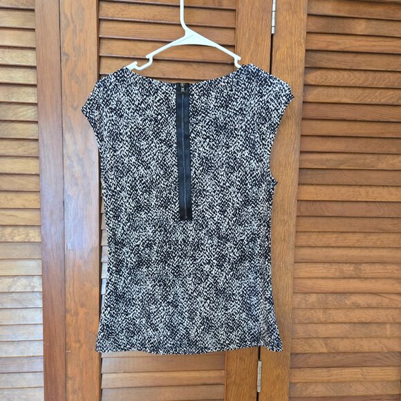 Ann Taylor Tank Top Ladies Medium Black/Beige Sleeveless Blouse Twist V-neck - Picture 2 of 4